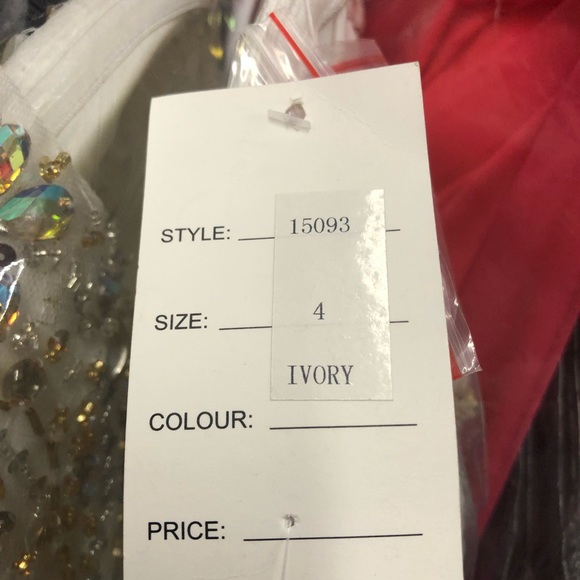 Wow $225 Either strapless or with straps Ivory Size 4 Pageants Gown by Envious - Picture 13 of 16